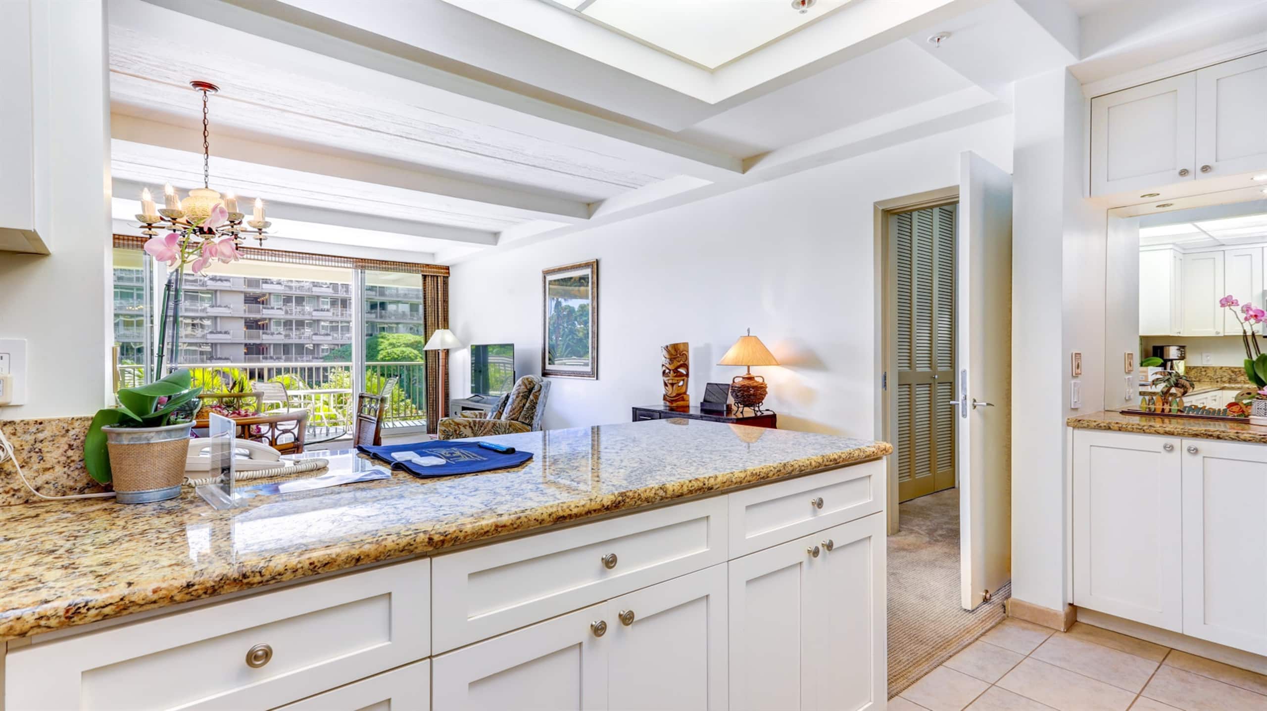 Condo in Lahaina · ★4.71 · 1 bedroom · 2 beds · 1 bath - Image 16