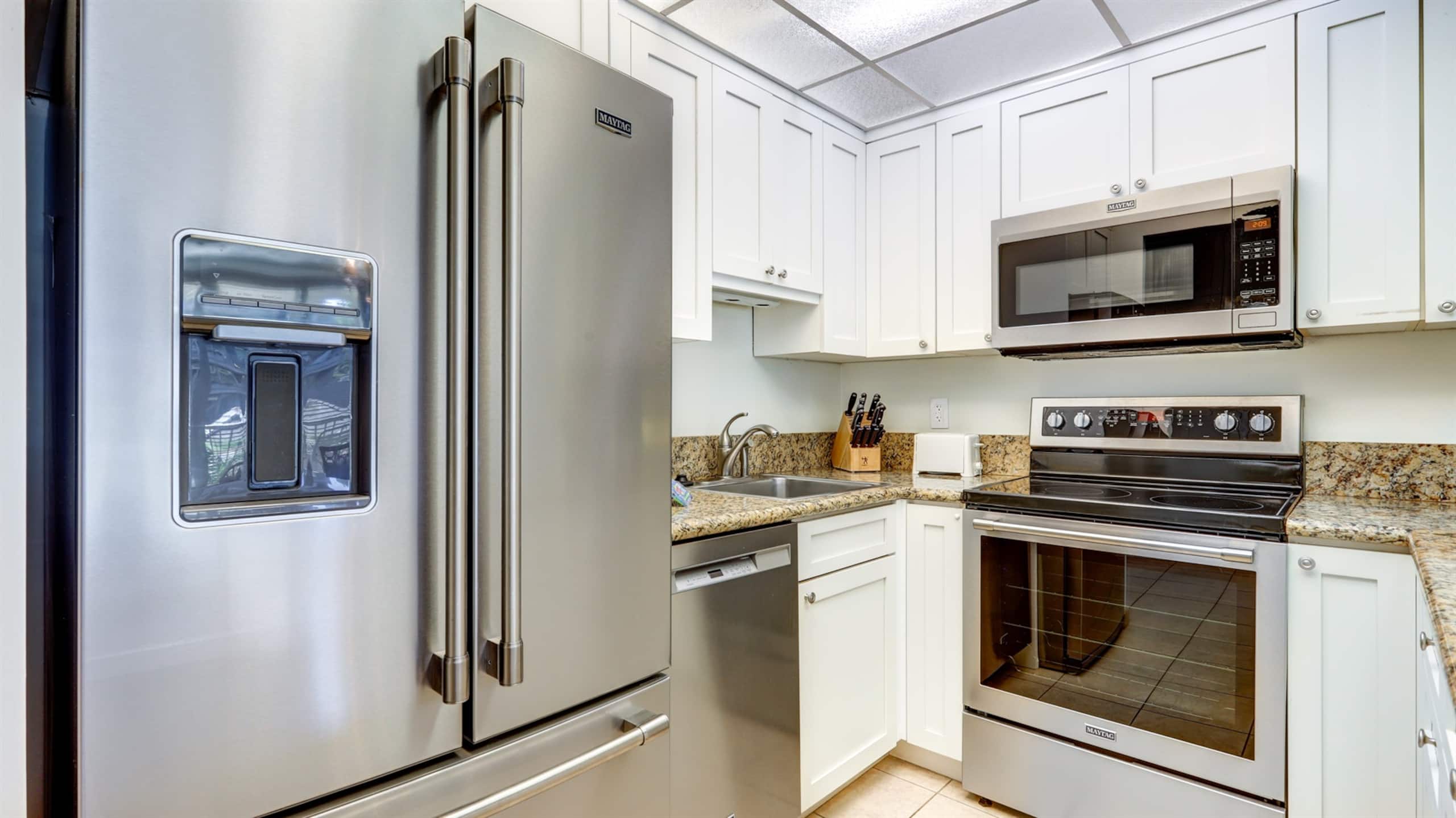 Condo in Lahaina · ★4.71 · 1 bedroom · 2 beds · 1 bath - Image 17
