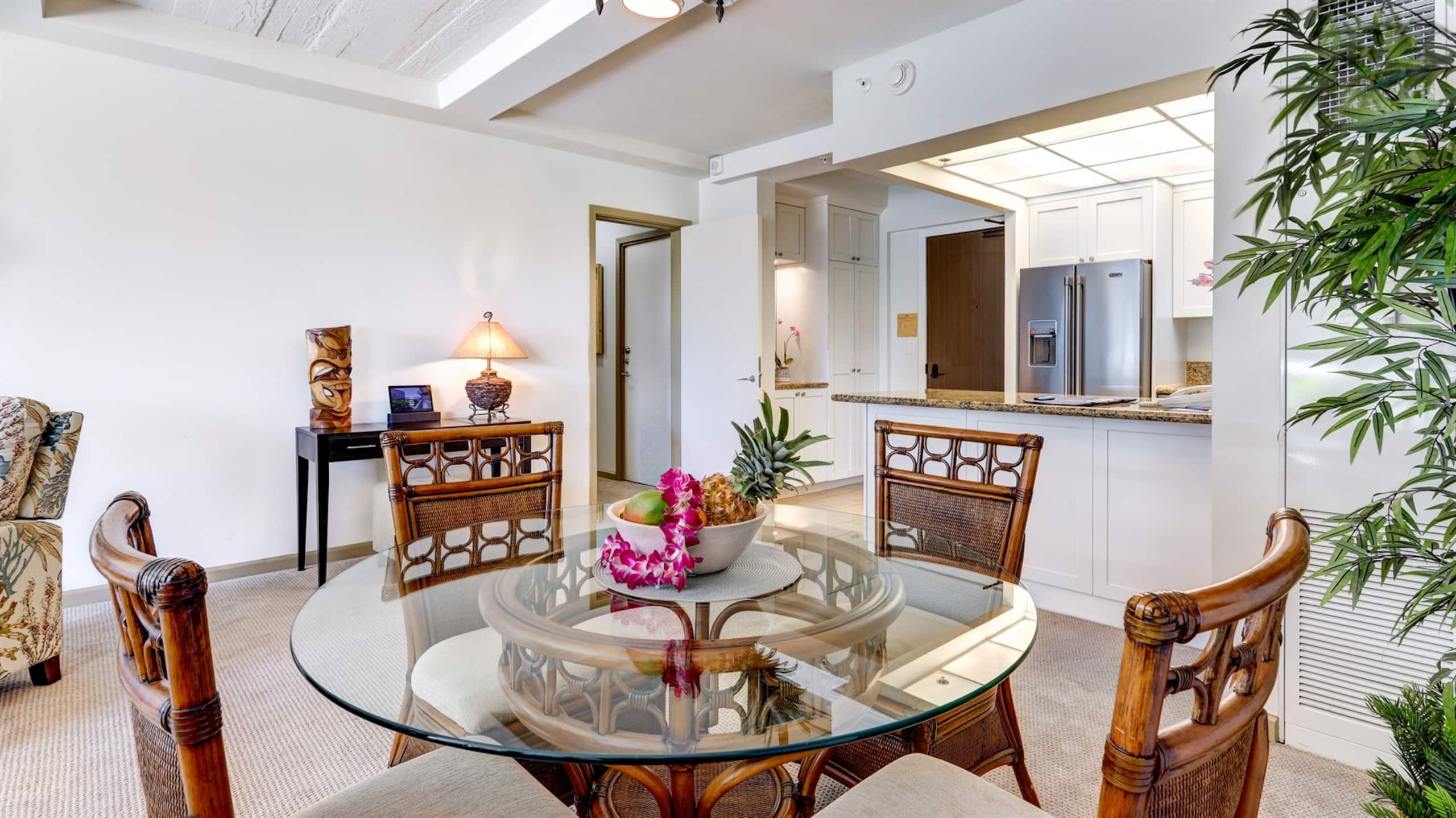 Condo in Lahaina · ★4.71 · 1 bedroom · 2 beds · 1 bath - Image 12