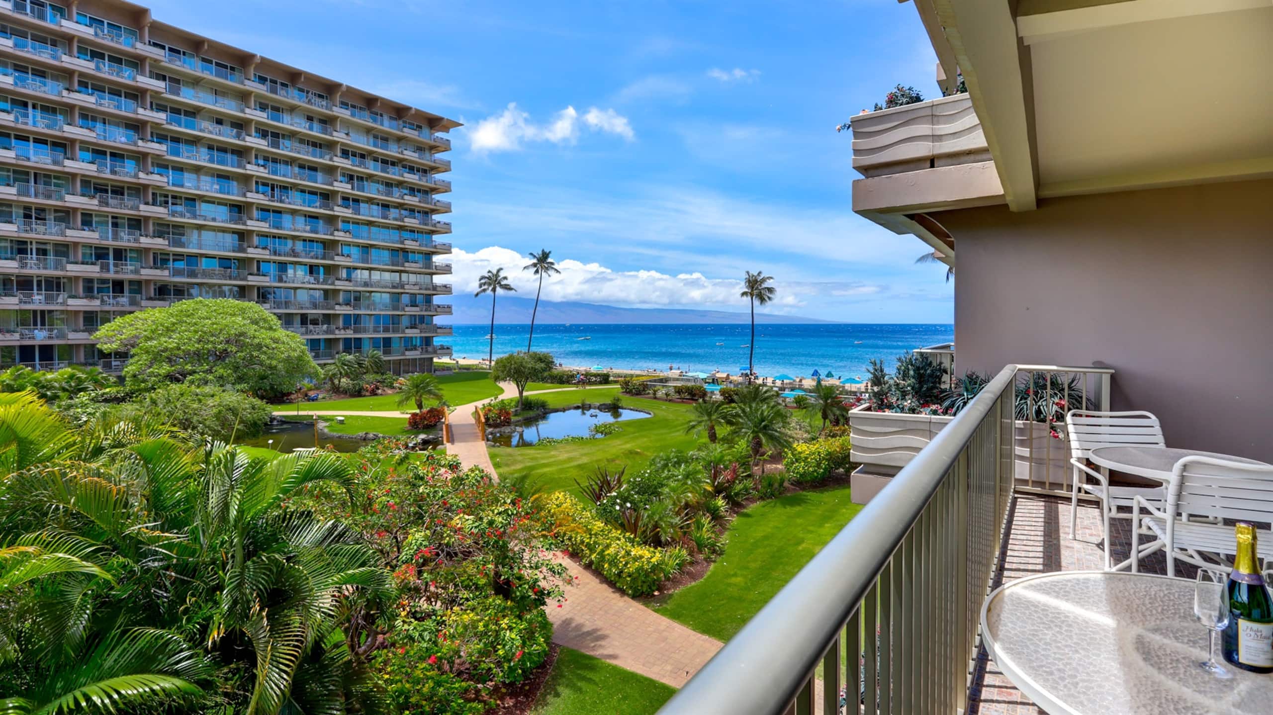 Condo in Lahaina · ★4.71 · 1 bedroom · 2 beds · 1 bath - Image 1