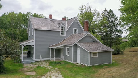 Beverages Lockmaster's House
