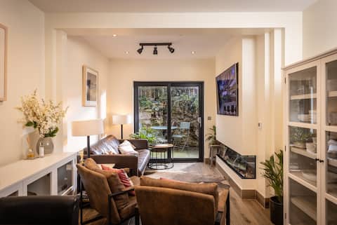 Downshire, Holywood Luxury 2 Bedroom Terrace