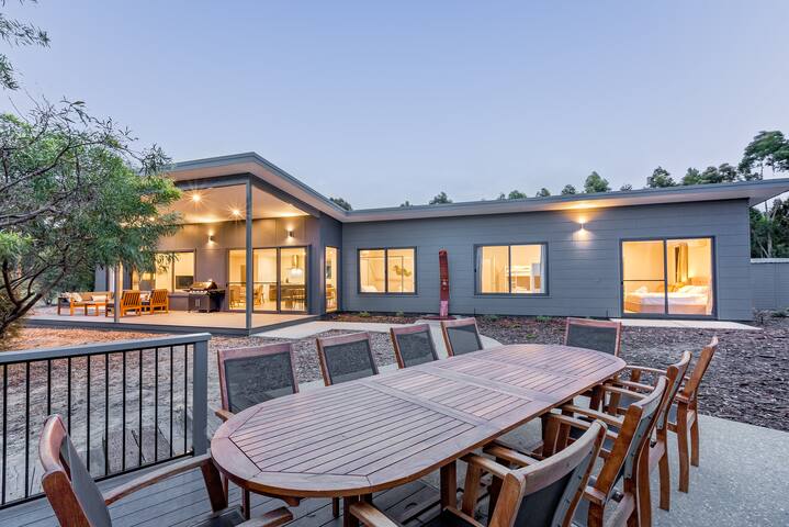 Bonnie & Piper—Lakeside & Wine Country Living gallery image 5