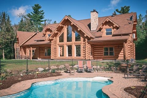 Heated Pool & Sauna Log Home with Lake Access