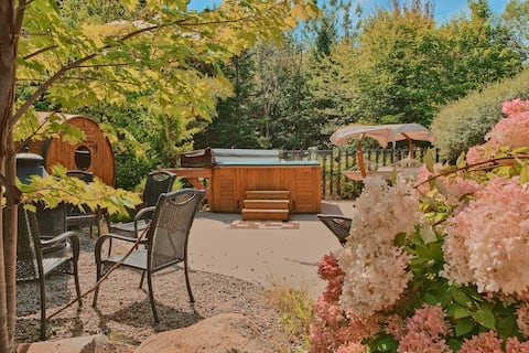 Log Cabin for Groups, Hot Tub, Sauna and Game Room