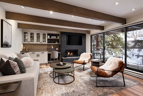 Top performing Airbnb: Fully Renovated Aspen Core 2/2 w A/C on River! in Aspen