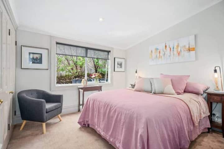 Third bedroom with Queen bed