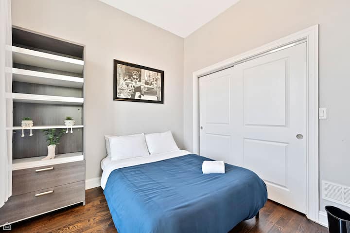 Modern, Spacious 3br Apt Minutes To Downtown! - Chicago, IL