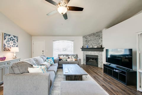 #HabitueHomes - True Blue Family Home - Near Park!