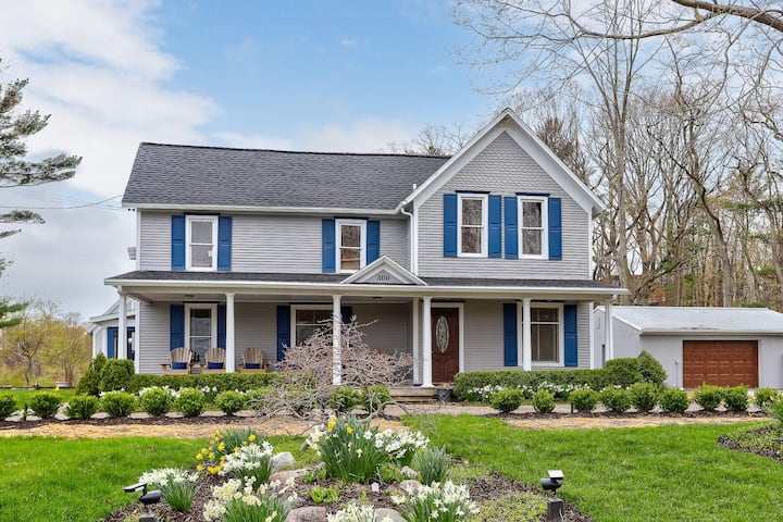 Chateau d'Vine | Beautiful Victorian Farmhouse!