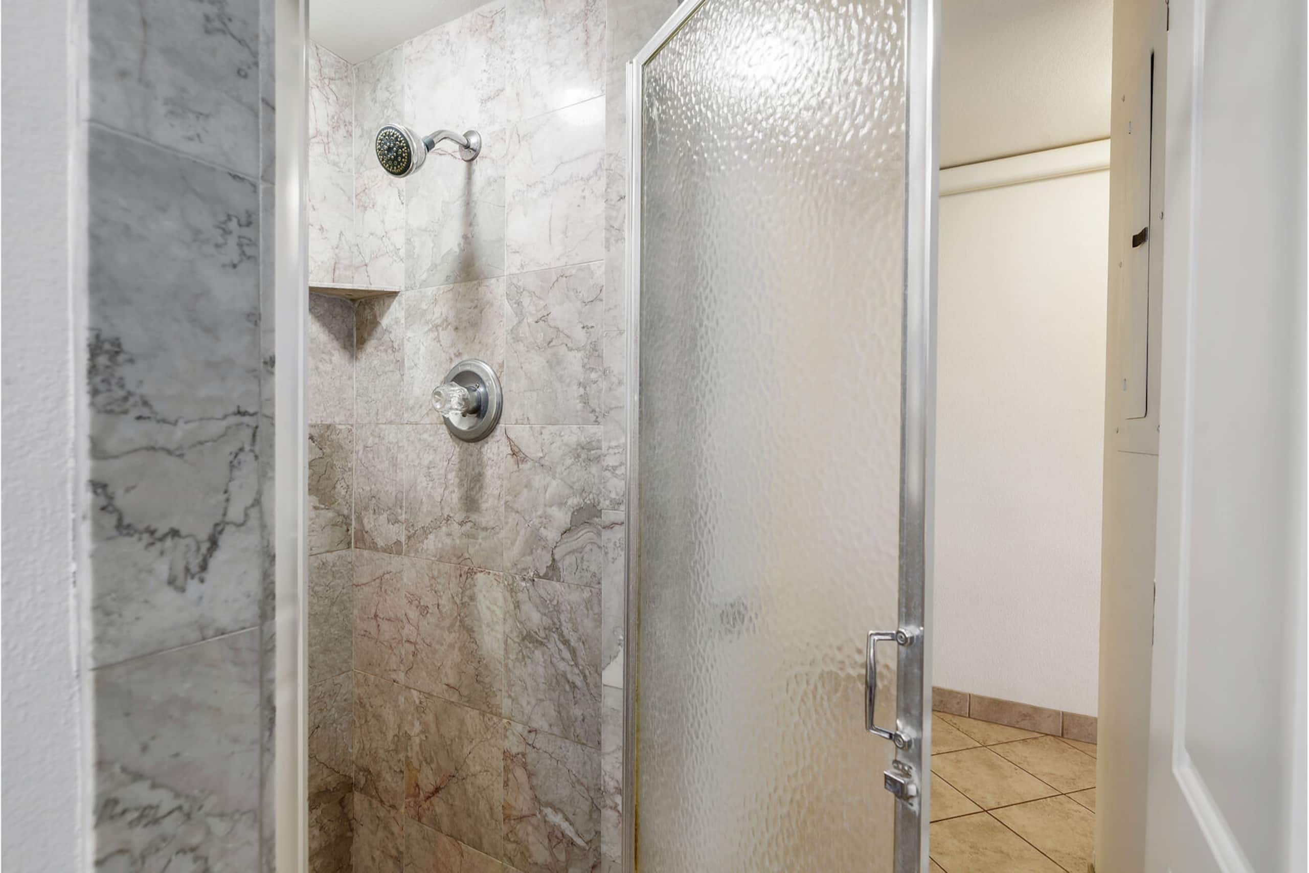 Condo in Kihei · ★4.86 · 1 bedroom · 2 beds · 2 private baths - Image 18