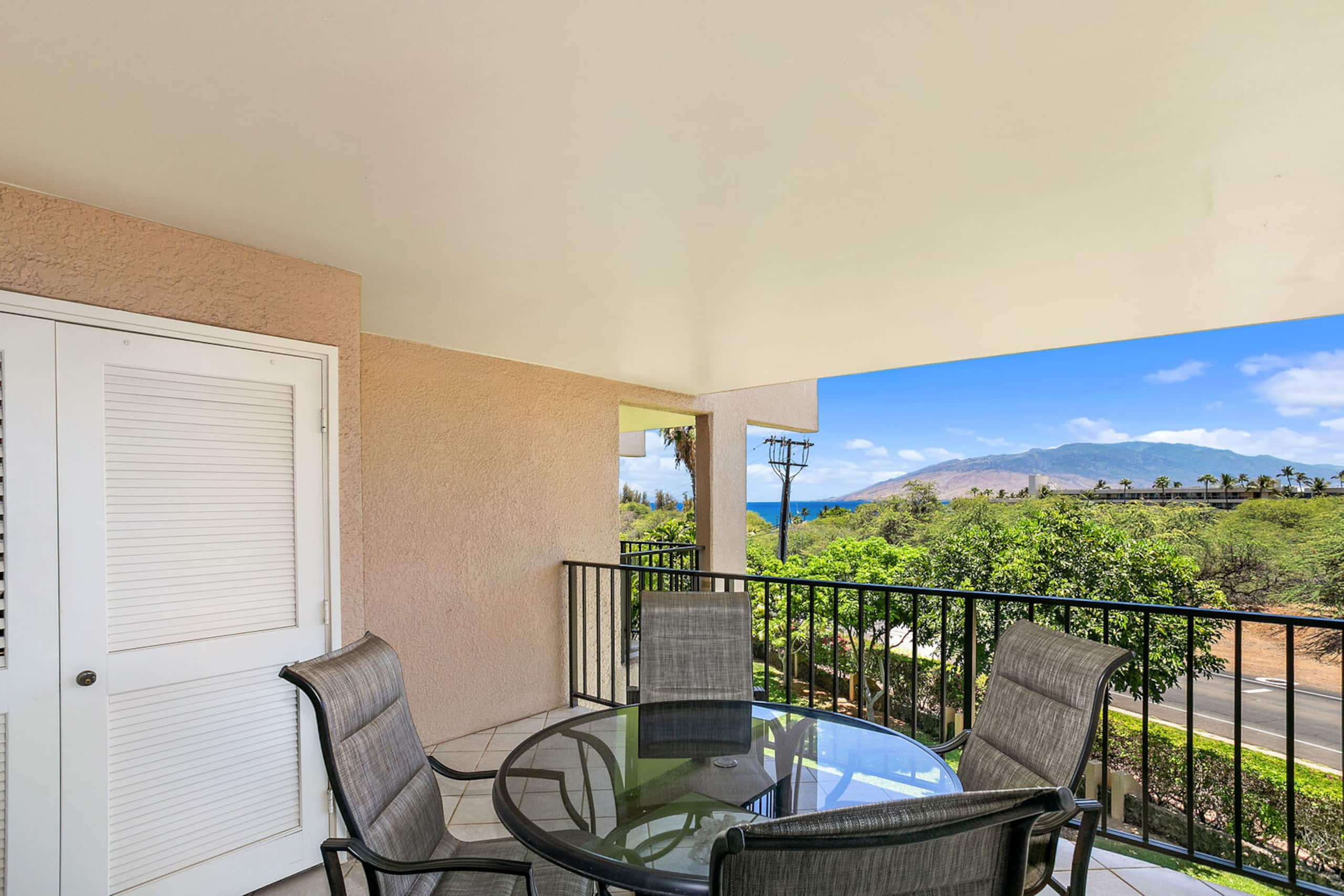 Condo in Kihei · ★4.86 · 1 bedroom · 2 beds · 2 private baths - Image 6