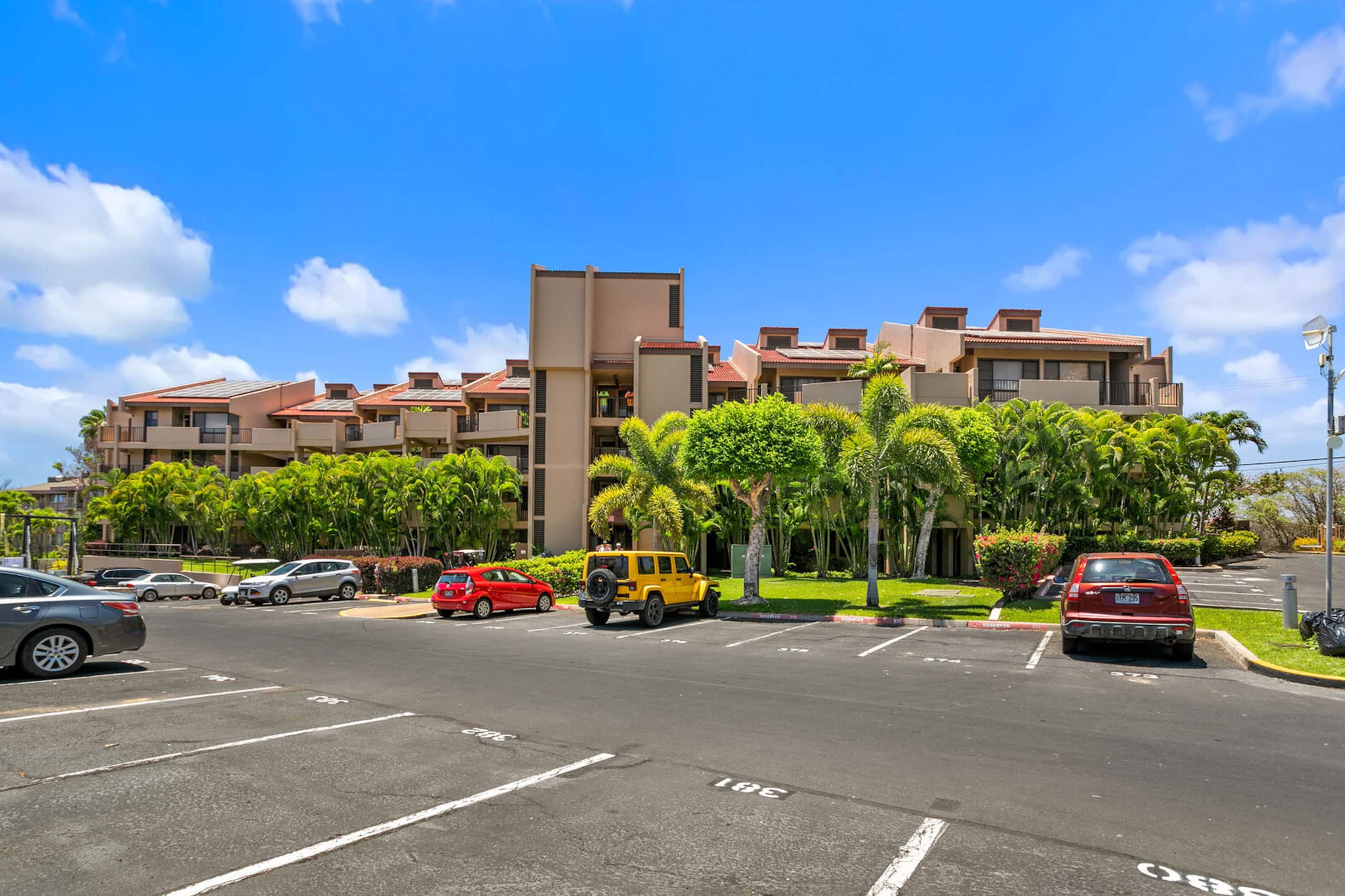 Condo in Kihei · ★4.86 · 1 bedroom · 2 beds · 2 private baths - Image 30