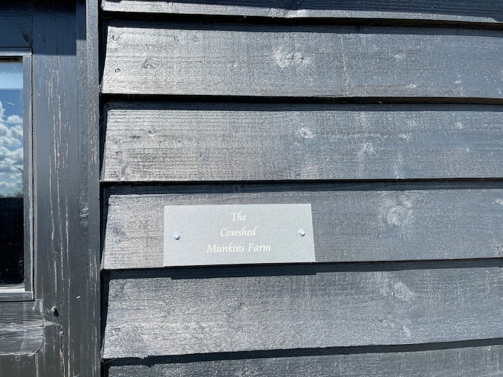 The Cow Shed 2Bed Apartment in Bradwell on Sea Flats for Rent in