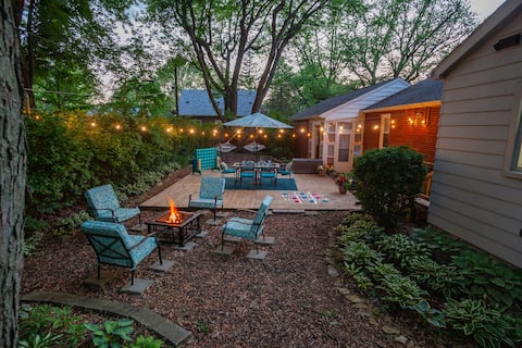 Mid-Mod Retreat | Private Hot Tub + Fenced Yard