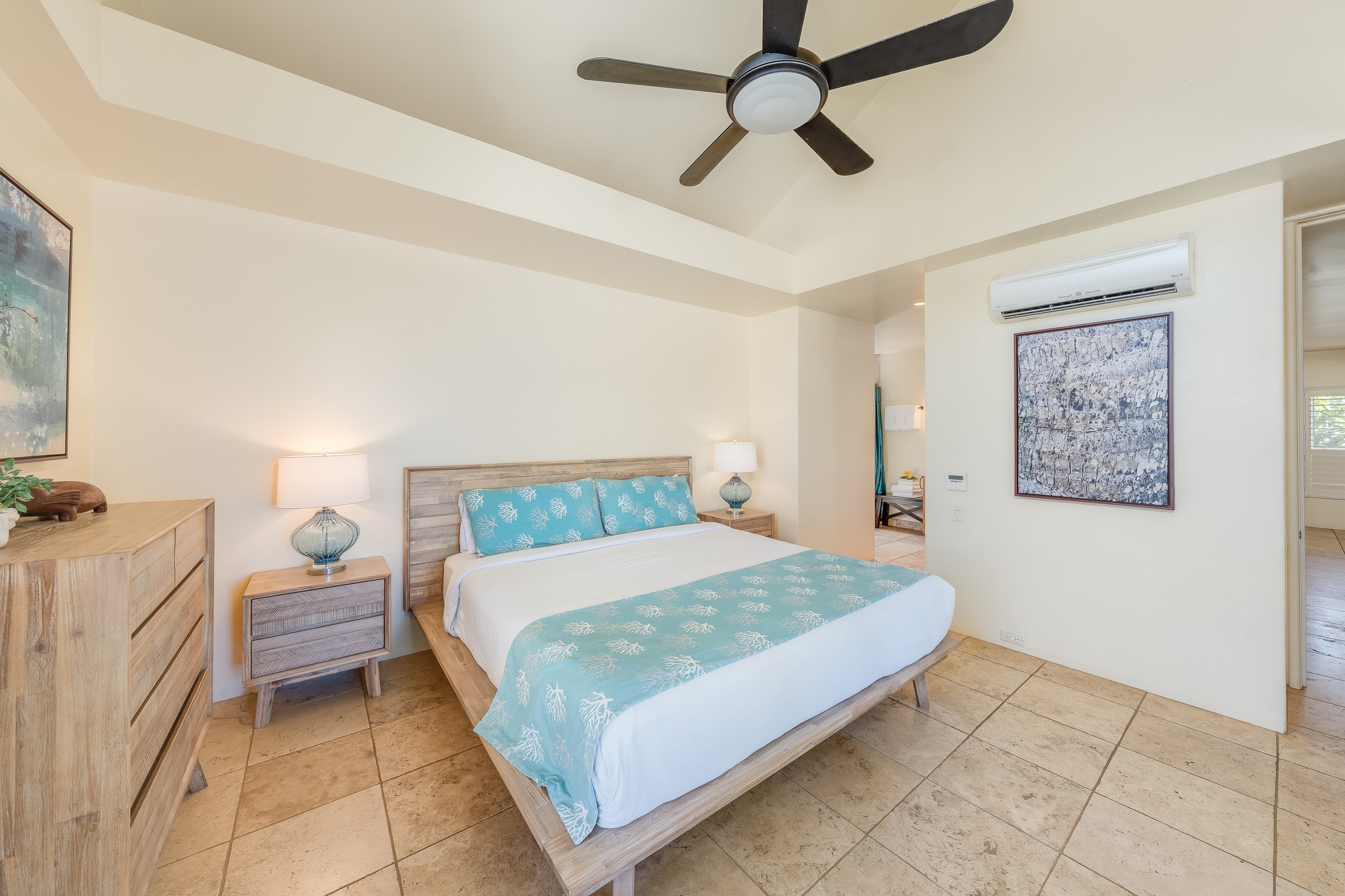 Condo in Kihei · ★4.9 · 1 bedroom · 2 beds · 2 baths - Image 15