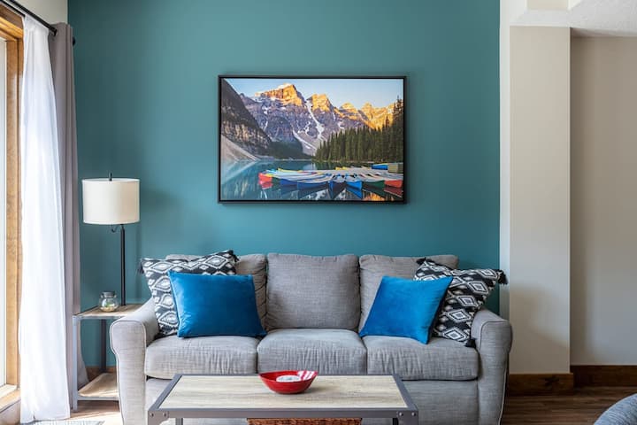 #205  Renovated Rocky Mountain Canmore Chalet! - Canmore
