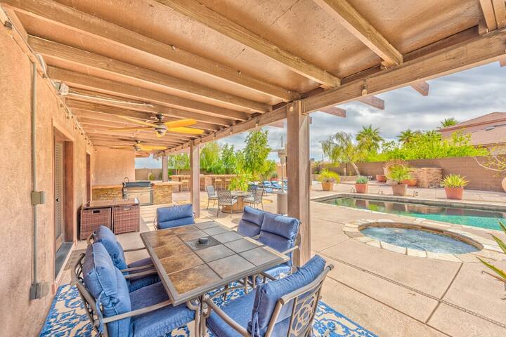 777Rentals – 4BR/3BA – Beautiful yard, Pool, Spa gallery image 2