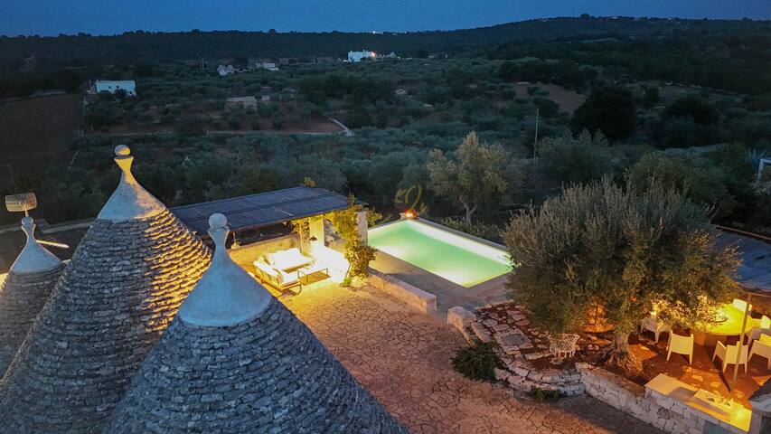 TD Trulli Terralta Panoramic Pool Over Countryside gallery image 3