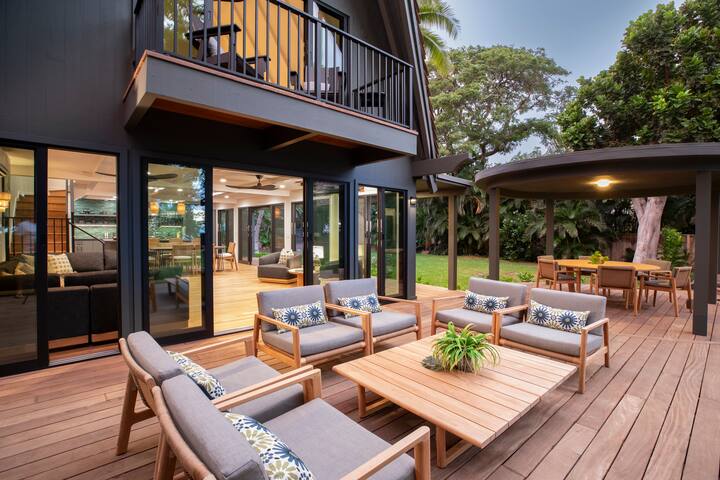 Beachfront Hui Pu w/ Gardens gallery image 2