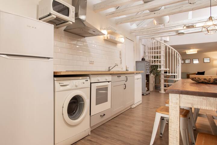 Plaza Mayor Attic apartment in Madrid gallery image 5