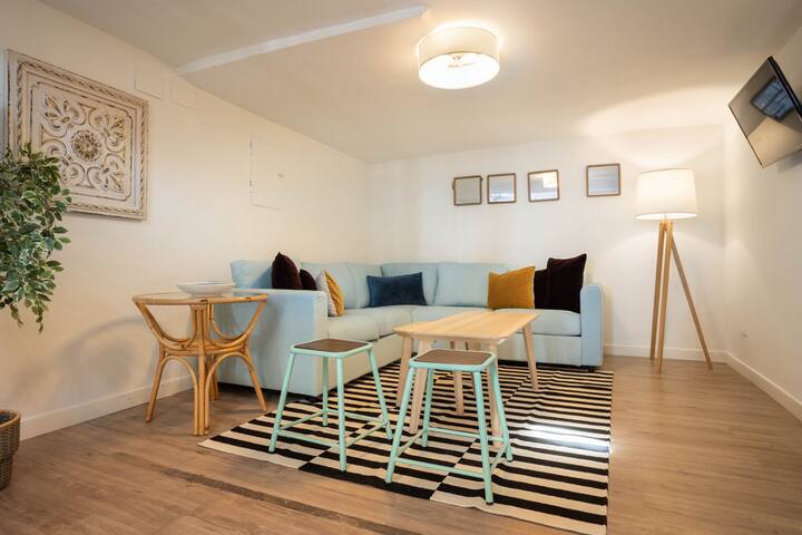 Plaza Mayor Attic apartment in Madrid gallery image 4