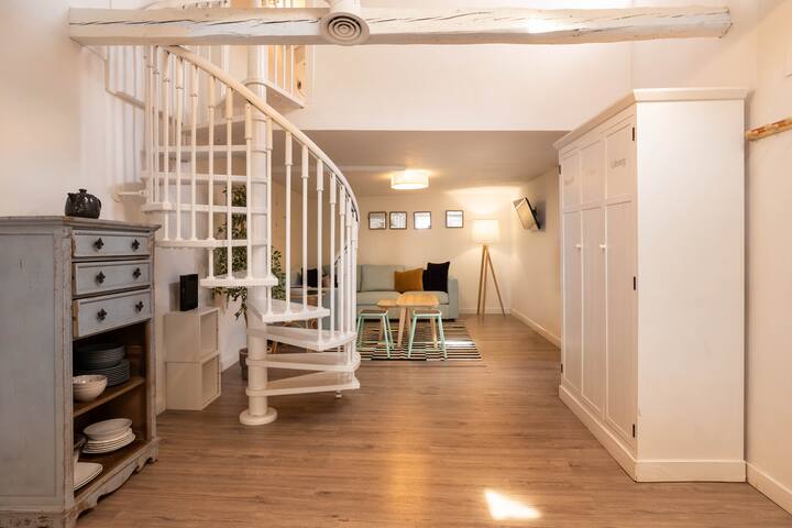 Plaza Mayor Attic apartment in Madrid gallery image 2