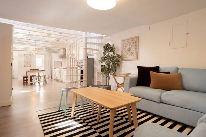 Plaza Mayor Attic apartment in Madrid