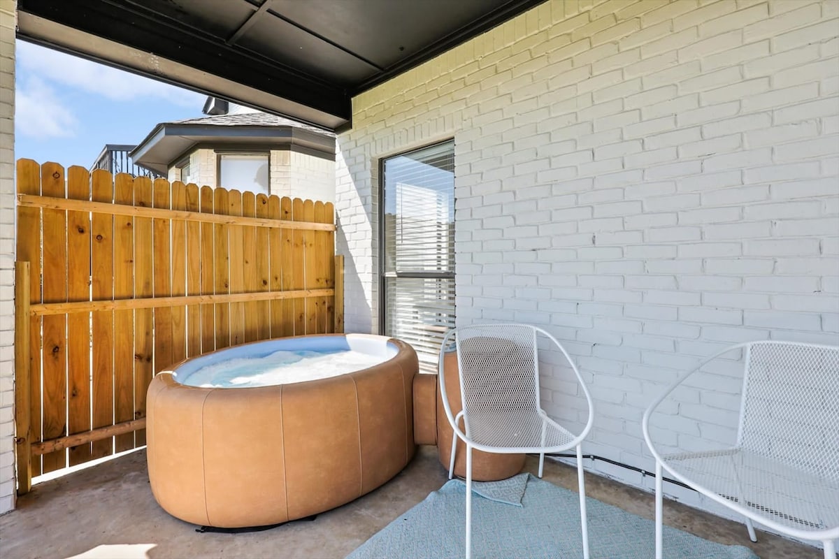 The private hot tub on the patio