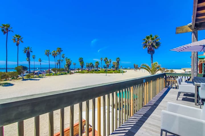 Ocean Front * 2 Levels * 2 Water View Patios * AC