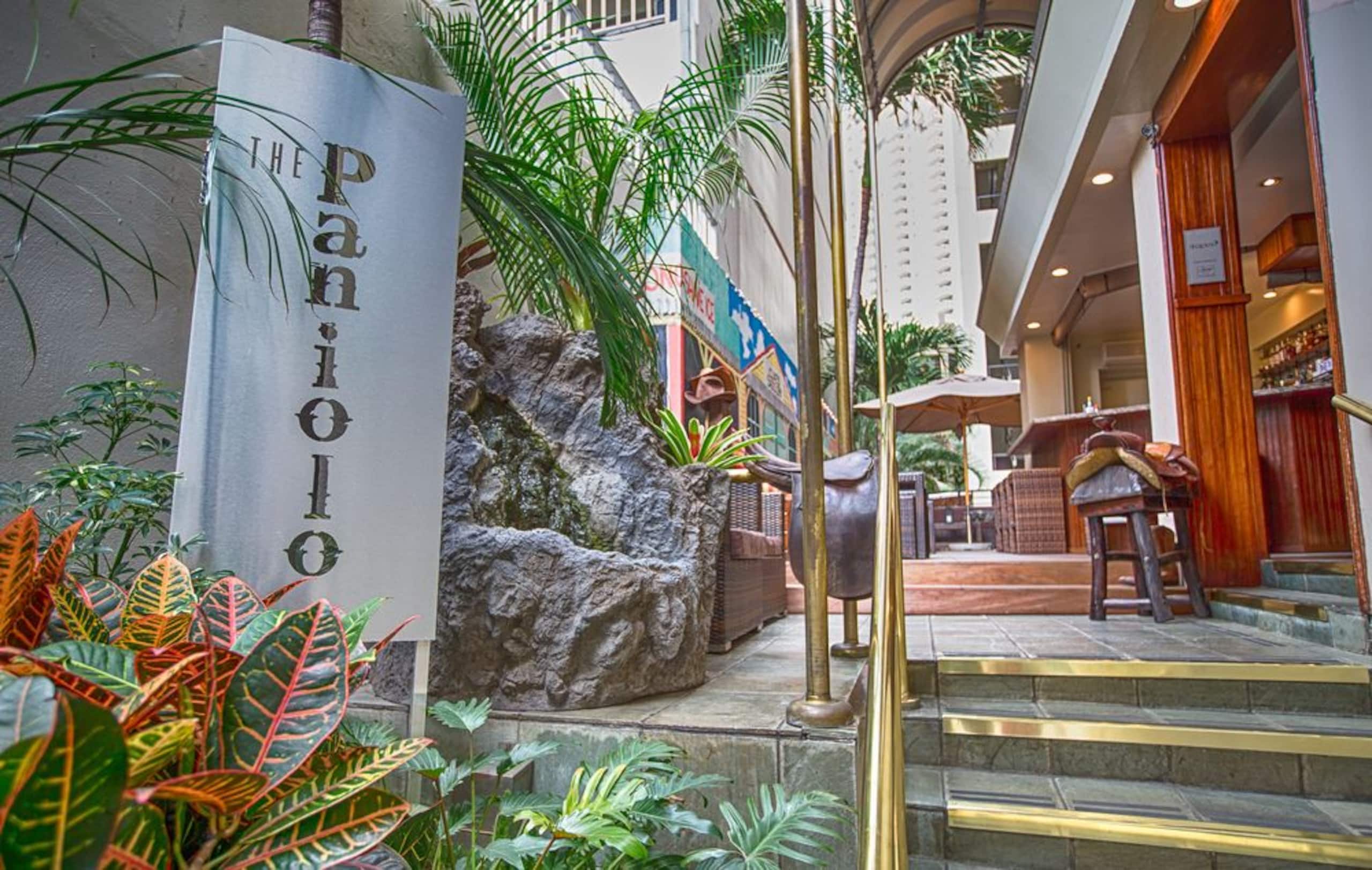 Room Near Ala Moana Center, 1 Queen - Image 2