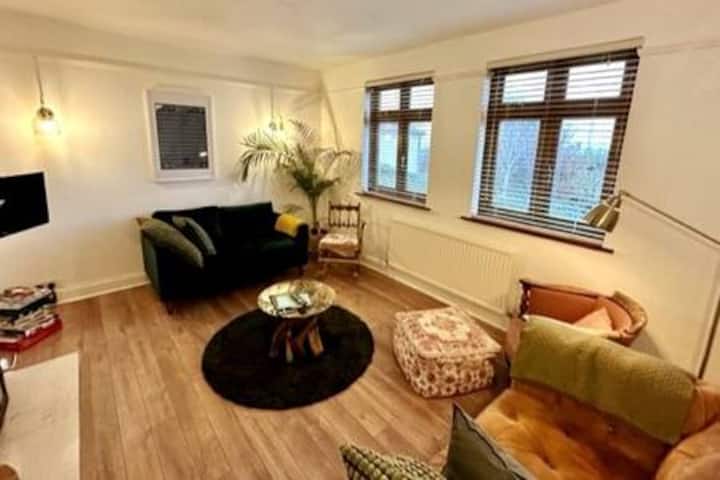 3 Bed Ground Floor Apartment - Optional Hot Tub - Hythe