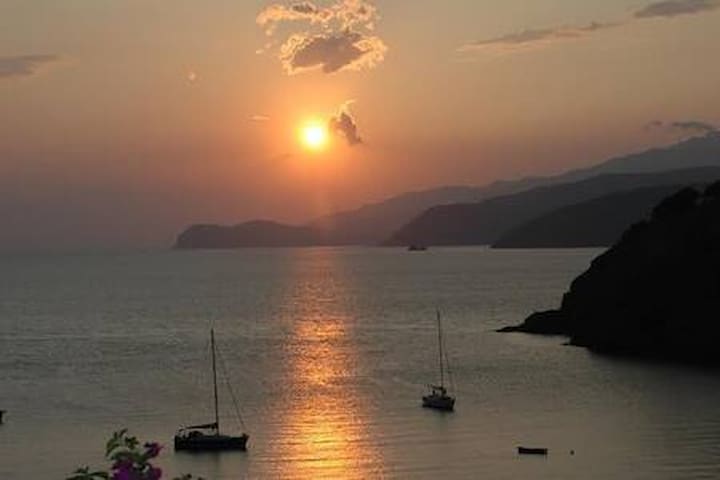 Entire home with 1 bedrooms in Capoliveri - Villa Meridiana 2 - a due passi dal mare