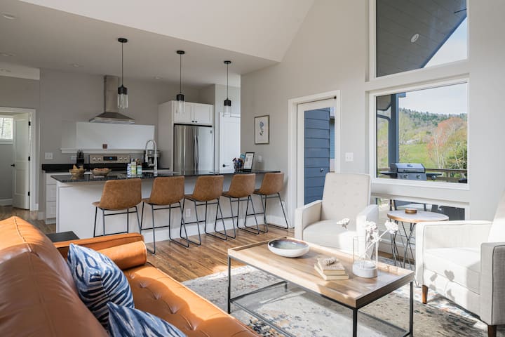 Contemporary Mountain Home in Asheville