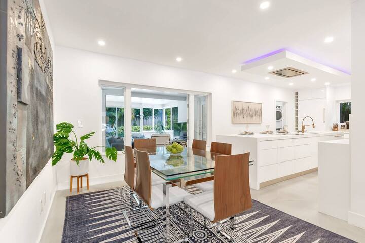 Heated Pool HotTub Managed by BNR Vacation Rentals gallery image 3