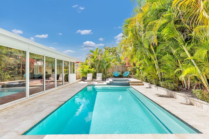 Heated Pool HotTub Managed by BNR Vacation Rentals