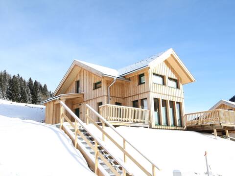 Superb new 8 person chalet