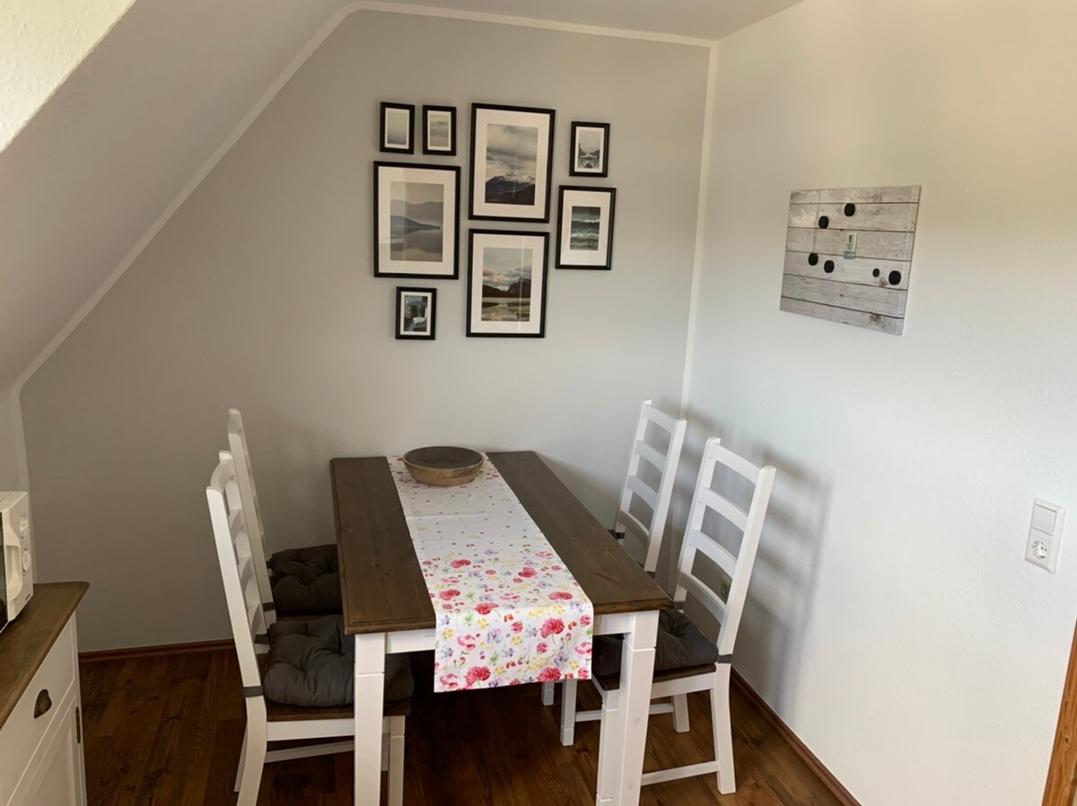 Successful Airbnb property: Bergstraße (Winterberg) 75 sqm apartment, balcony in Winterberg
