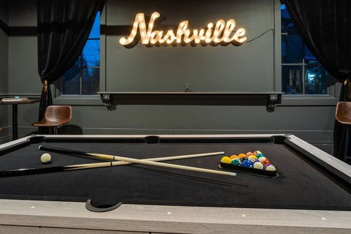 Two Premium Houses! 24 Beds! Prime Location! Game