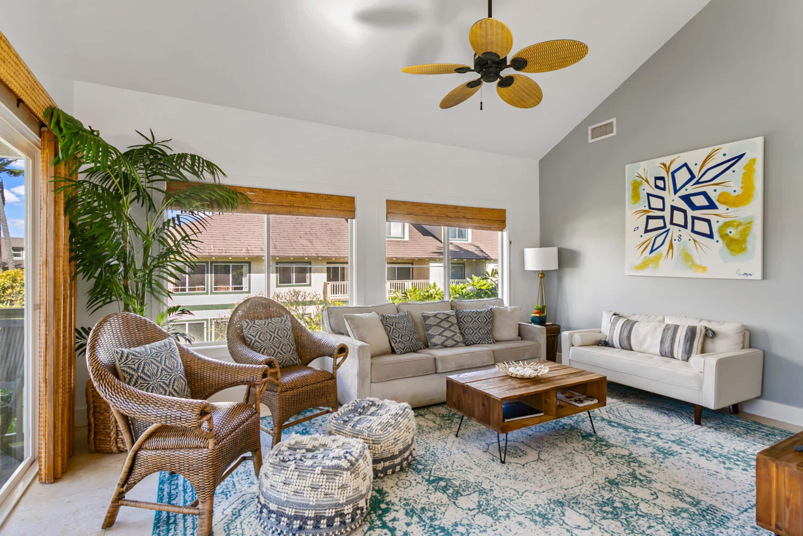koolkondo Luxury Designer Condo with AC by the beach - Image 6