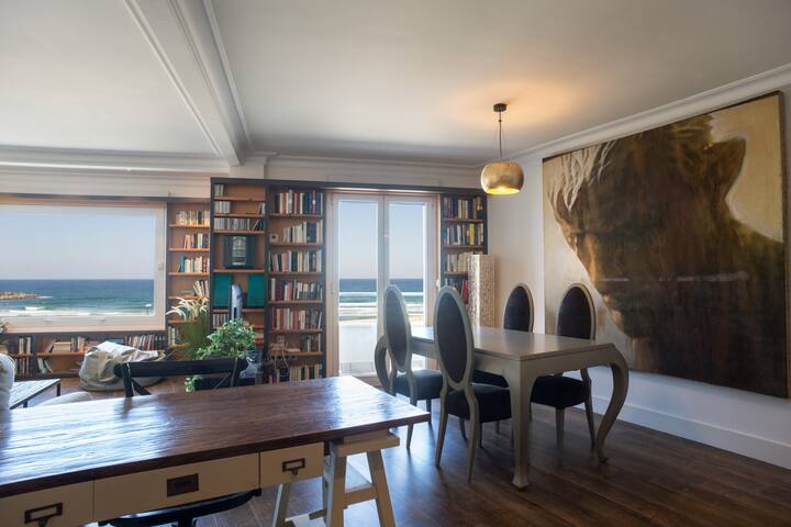 Colon Zurriola, in front of the beach gallery image 4