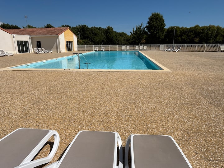 Ruhiges 2-schlafzimmer-haus Mit Pool Und Terrasse In Nähe Von Strand Und Attraktionen - Les Sables-d'Olonne