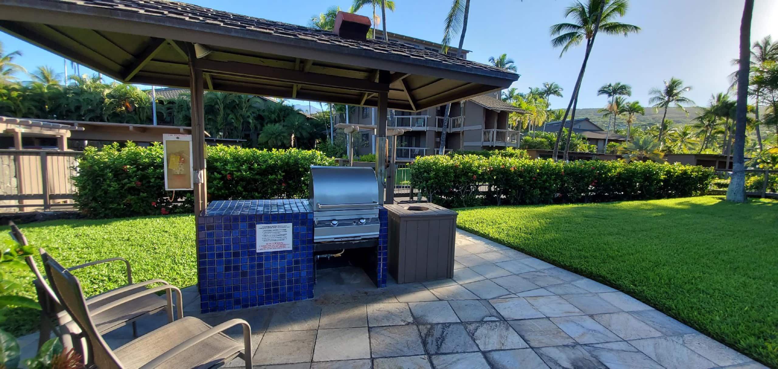 Condo in Kailua-Kona · ★4.92 · 2 bedrooms · 4 beds · 2 baths - Image 14