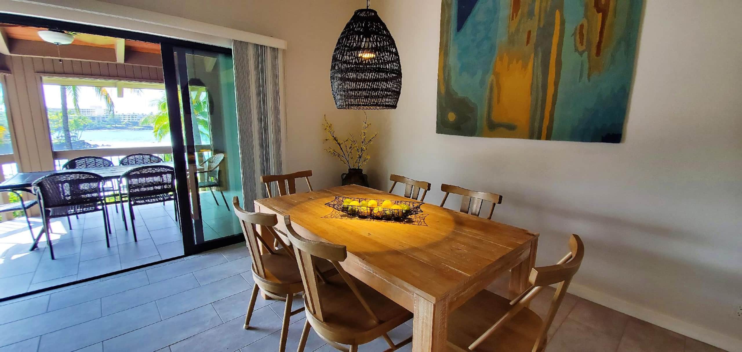 Condo in Kailua-Kona · ★4.92 · 2 bedrooms · 4 beds · 2 baths - Image 5