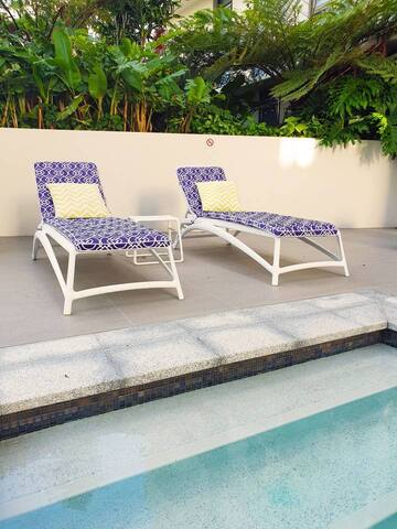 4BR Food&Drink Hub | Pool | 3 cars | Gym | Rooftop gallery image 5