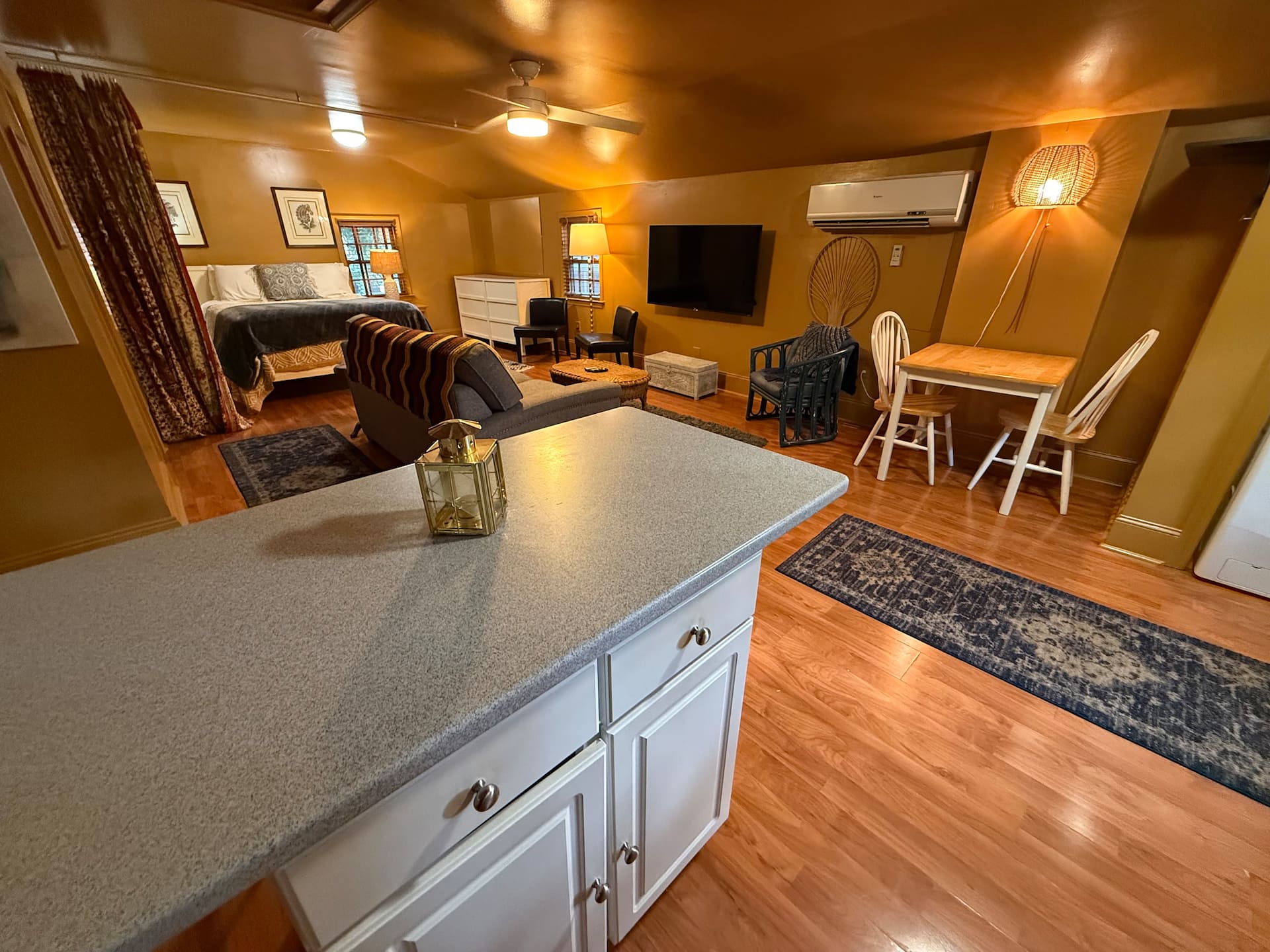Basil Bungalow Guesthouse | Plaza Midwood