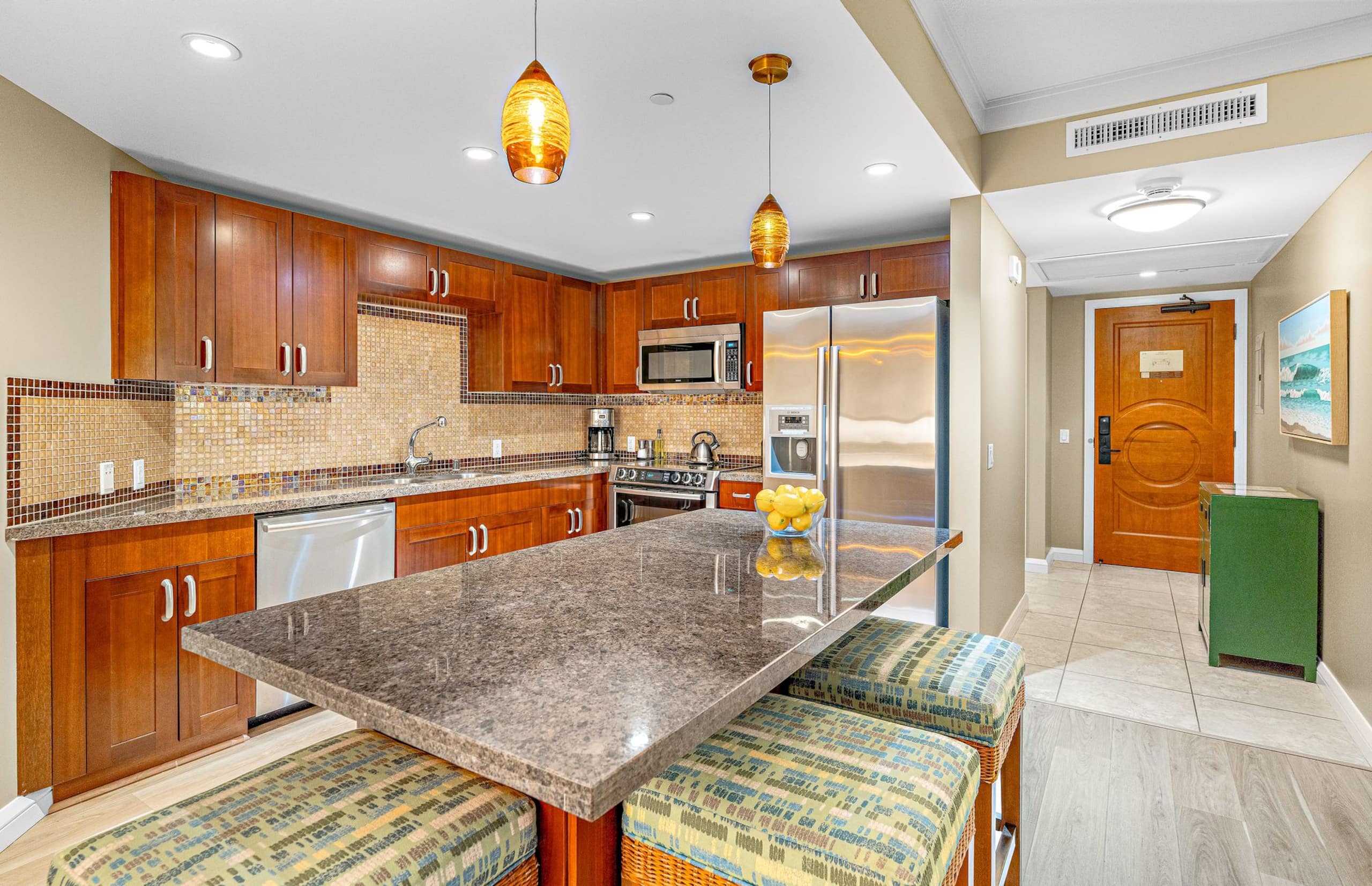 Condo in Lahaina · ★4.7 · Studio · 3 beds · 1 bath - Image 6