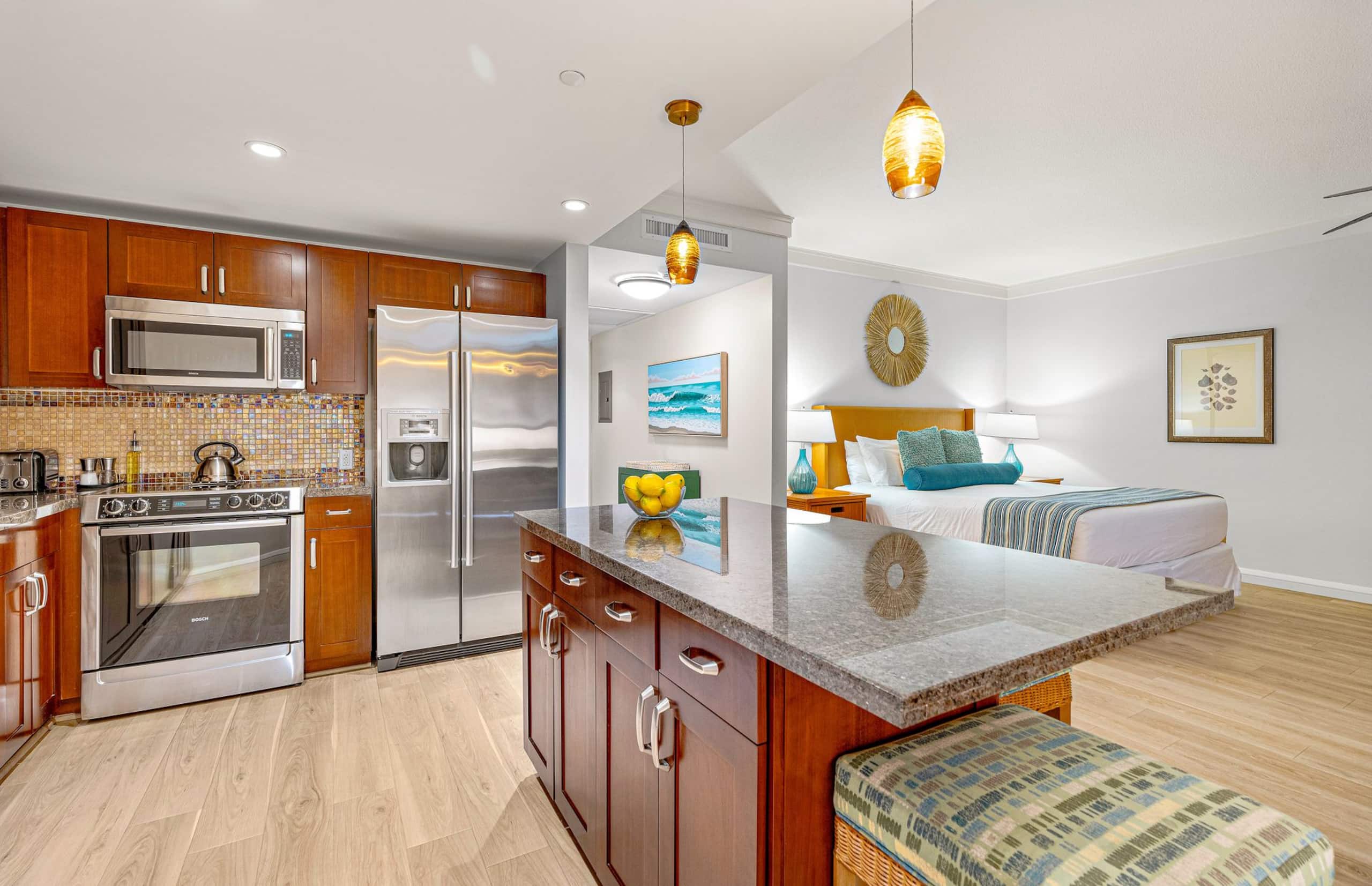 Condo in Lahaina · ★4.7 · Studio · 3 beds · 1 bath - Image 15