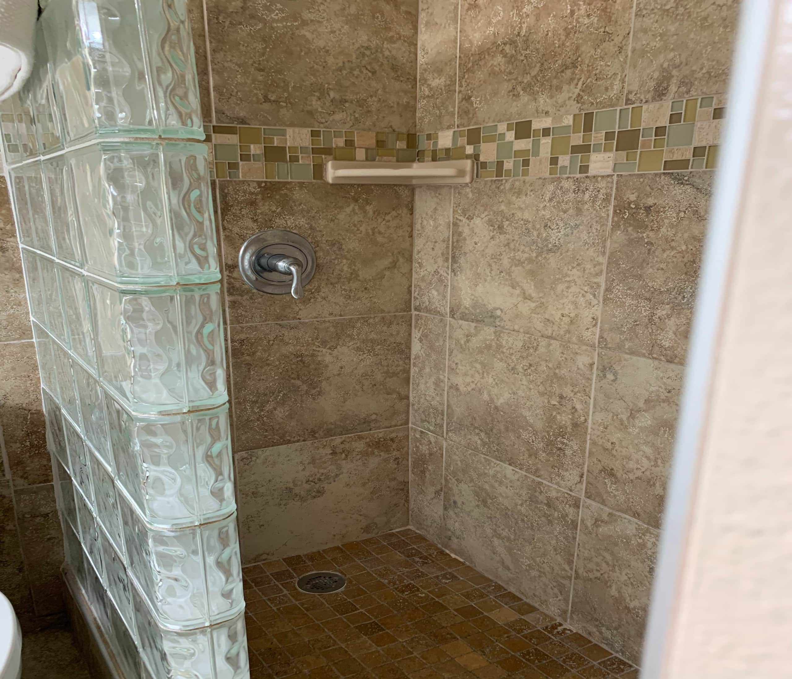 Condo in Kihei · ★5.0 · 1 bedroom · 2 beds · 2 private baths - Image 12