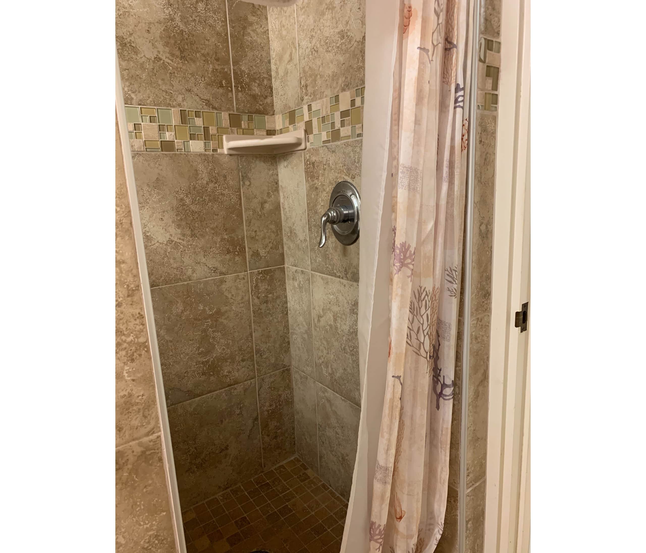Condo in Kihei · ★5.0 · 1 bedroom · 2 beds · 2 private baths - Image 13